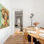 Global Living - Design I I Smart-tv I Kitchen I * ベルリン