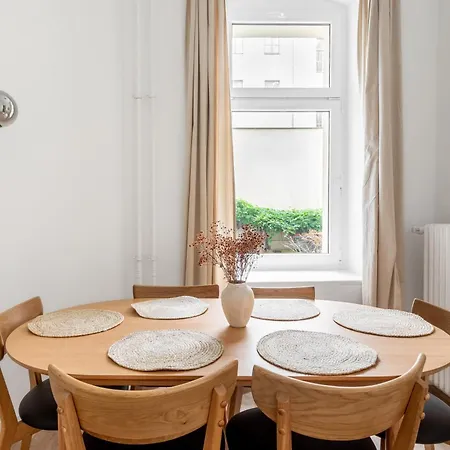 Global Living - Design I I Smart-tv I Kitchen I * Berlin