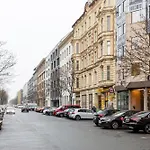 Global Living - Design I I Smart-tv I Kitchen I * Berlin