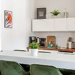 Global Living - Design I I Smart-tv I Kitchen I * Berlin