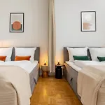 Global Living - Design I I Smart-tv I Kitchen I * Berlin